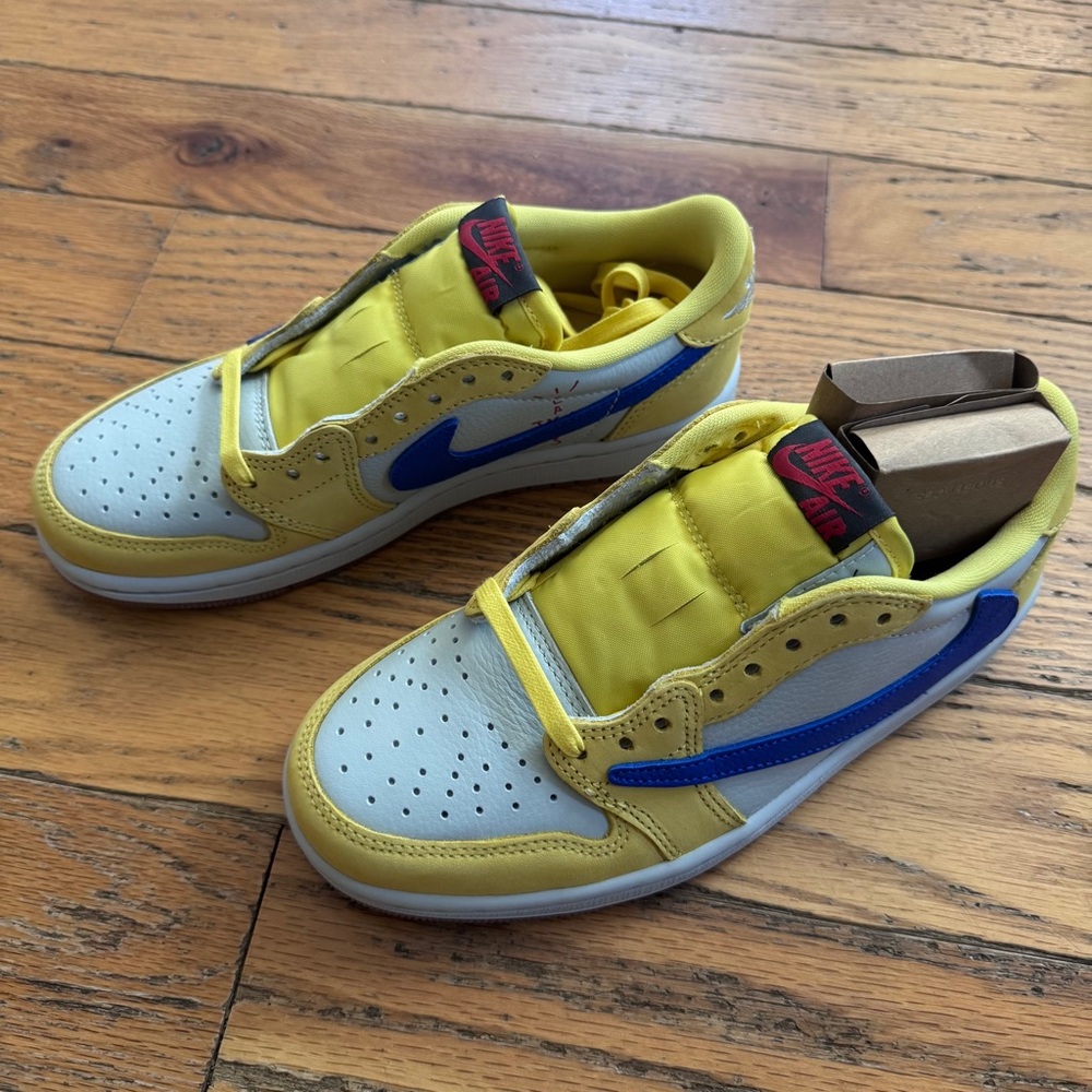 Brand New Travis Scott low 1 Canary